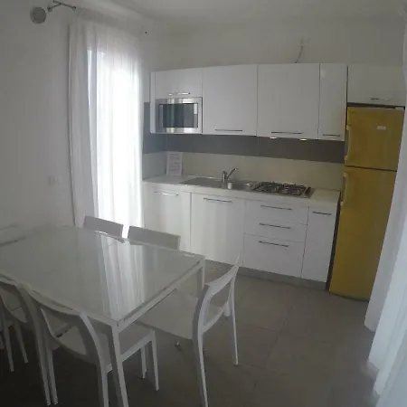 Orate - Agenzia Cocal アパート カオルレ